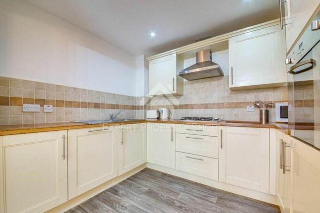 3, Royal Court, Worksop photo 4