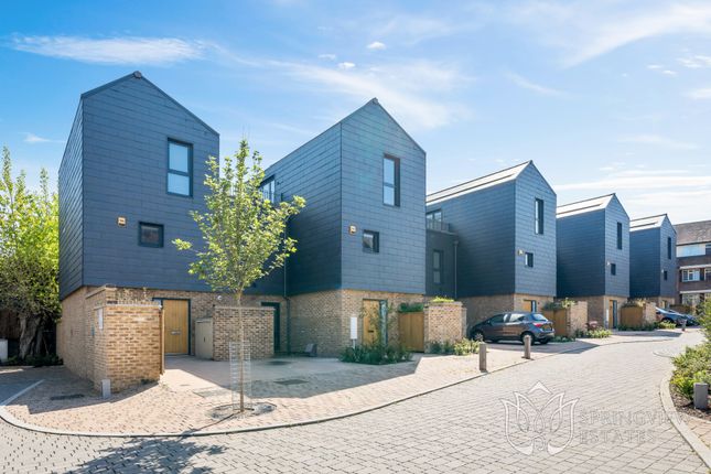 Thumbnail Town house for sale in Stone Yard Mews, London
