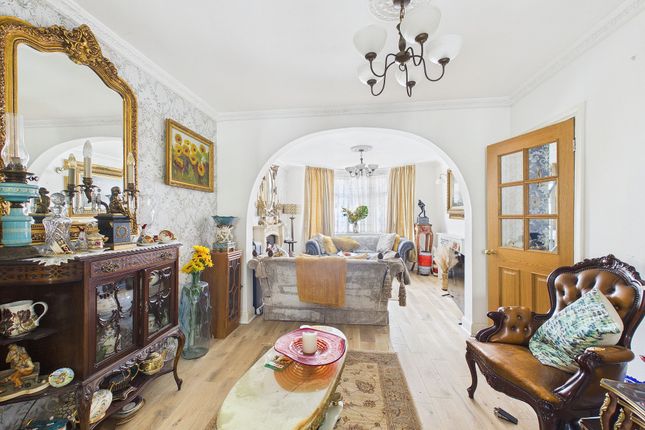 175 Somervell Road, Harrow photo 3