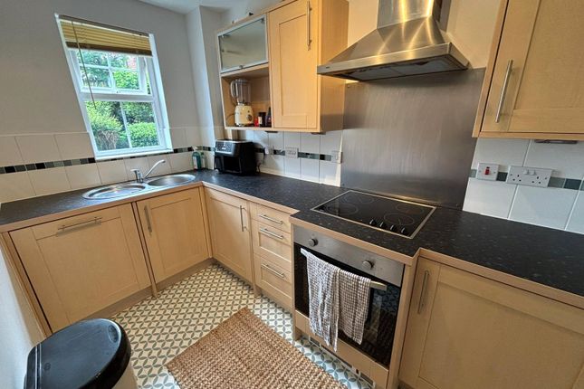 74, Oxclose Park Gardens, Sheffield photo 3