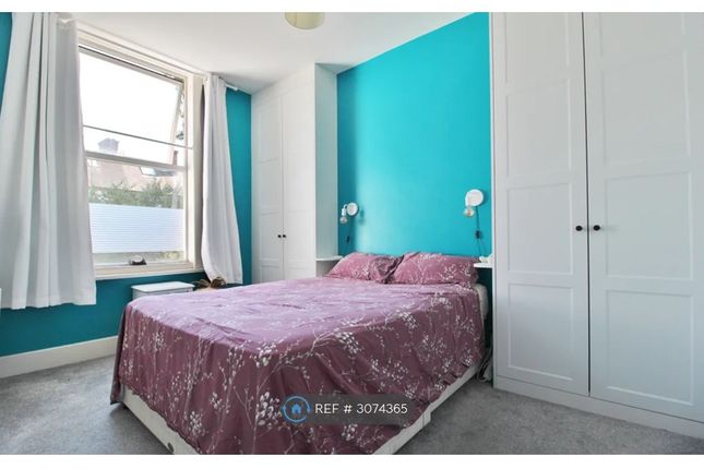 Flat   St Ronans Road, Southsea photo 2