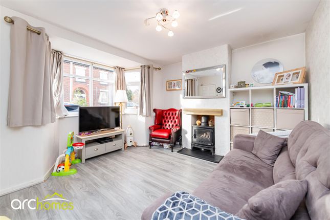 3, Oak Avenue, Wigan photo 2