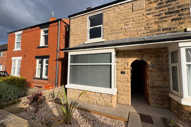 3-bed house on Chesterfield, £1,000/mo