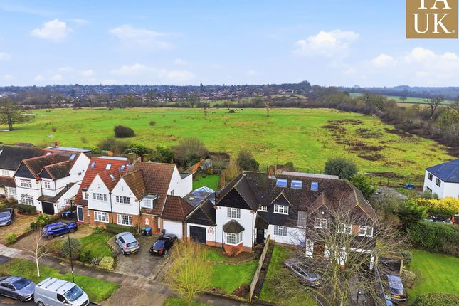 3, Cotswold Way, Enfield photo 3