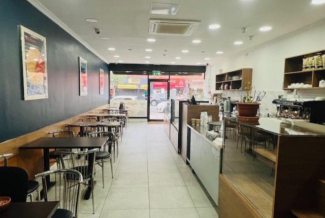 Thumbnail Restaurant/cafe to let in Victoria Road, Ruislip, Greater London