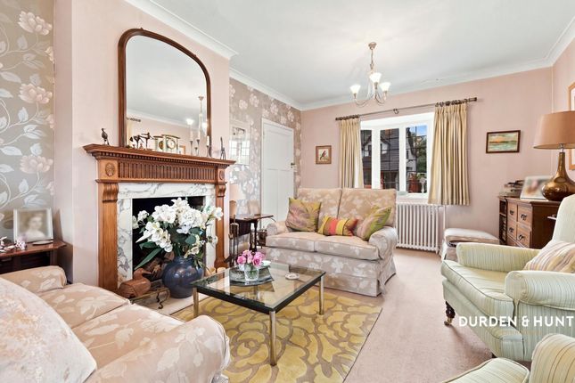 56 The Uplands, Loughton photo 2
