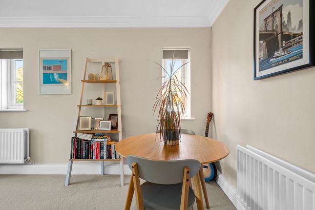 23, St. Martins Mews, Woking photo 4