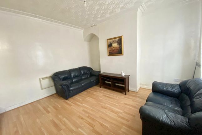 Thumbnail Property to rent in Edgware Street, Leeds