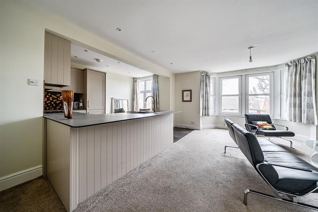 Flat 10, 54, Bushmead Avenue, Bedford photo 2