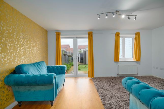Thumbnail Terraced bungalow to rent in Henry Walk, Dartford