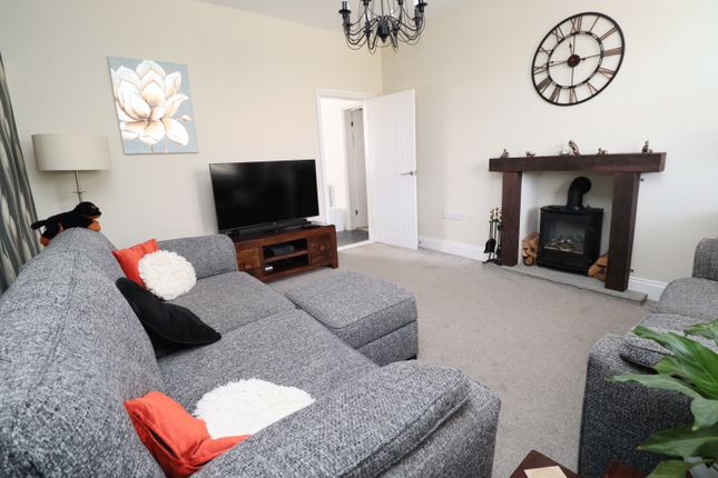 Town house for sale in Sheffield Road, Warmsworth, Doncaster