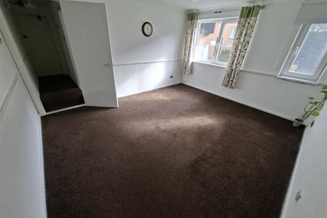 158, Coed Edeyrn, Cardiff photo 3