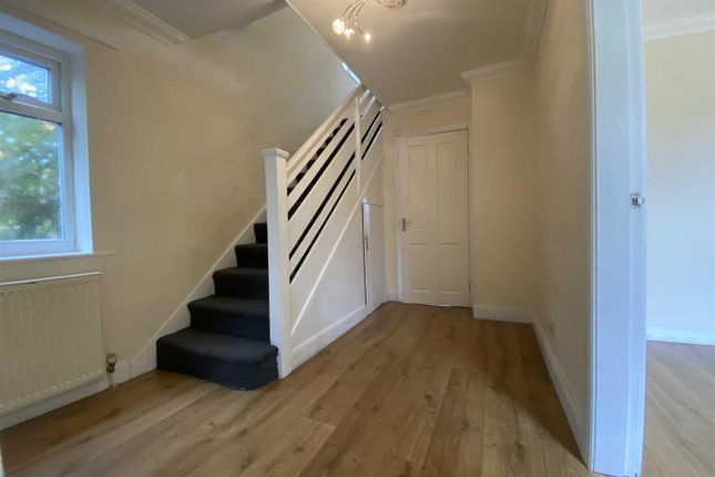 34, Bow Lane, Bowdon photo 2