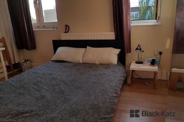 Thumbnail Flat to rent in Deeley Road, London
