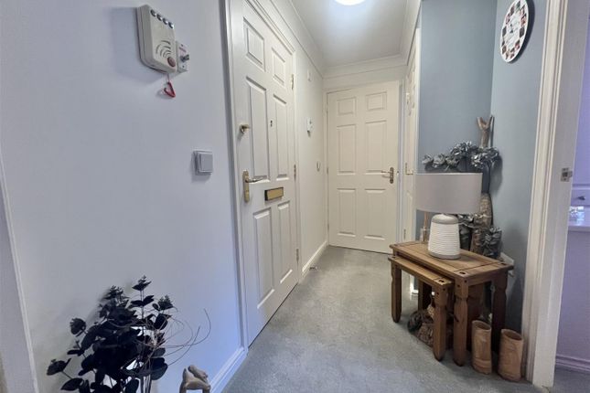 Flat for sale in Pantygwydr Court, Uplands, Swansea