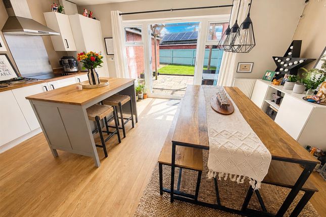 61, Wheatear Road, Yatton photo 2