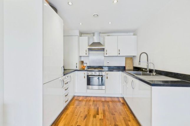 Flat 17, Gemini Court, Edgware photo 3
