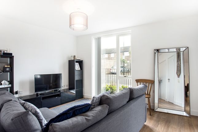 1 Bed Flat To Rent In Libra Road Plaistow E13 Zoopla