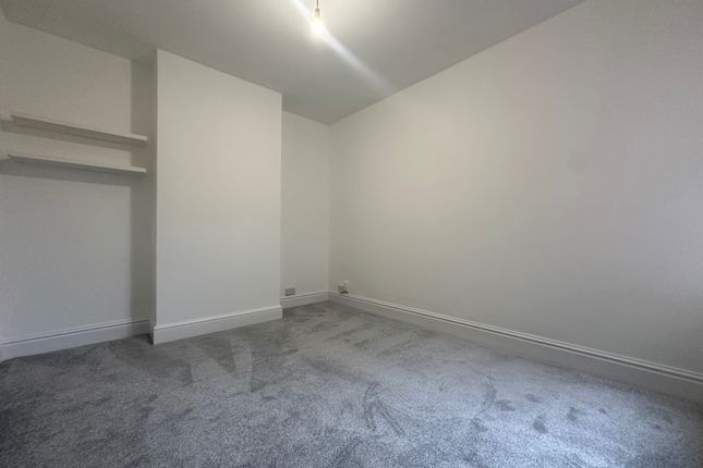 61, Ash Tree Road, Southampton photo 3