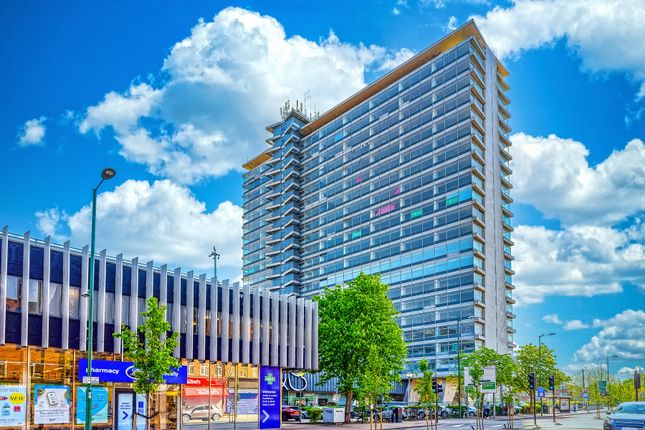 Thumbnail Flat to rent in Tolworth Tower, Ewell Road, Surbiton