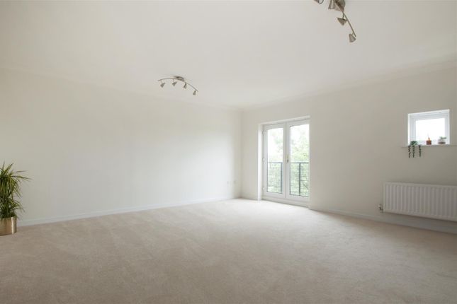 37, Grasholm Way, Berkshire photo 2