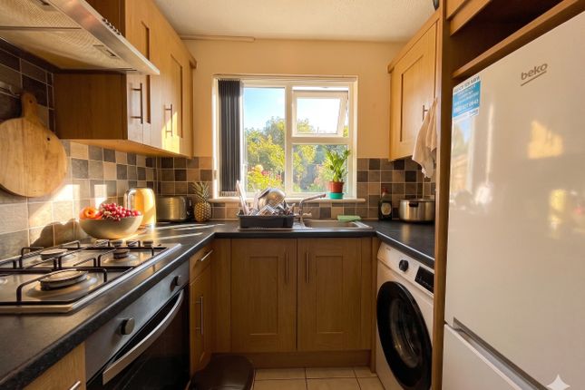 87, Glenfield Road, Luton photo 3