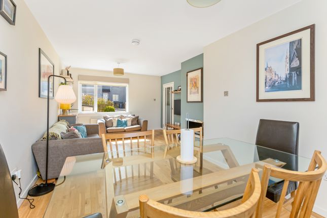 28, Marchbank Way, Balerno, Edinburgh photo 3