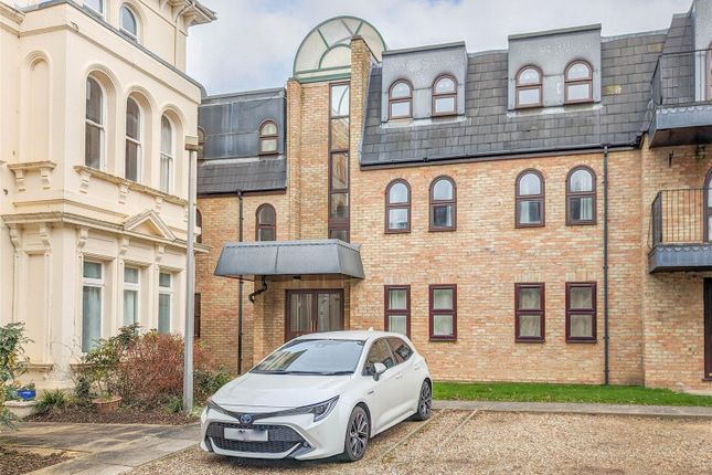 Flat for sale in Bury Road, Newmarket