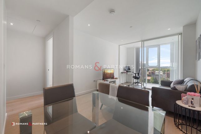 Flat 1005 Sky Gardens, 155, Wandsworth Road, London photo 3