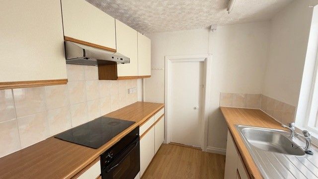 63, Taunton photo 5