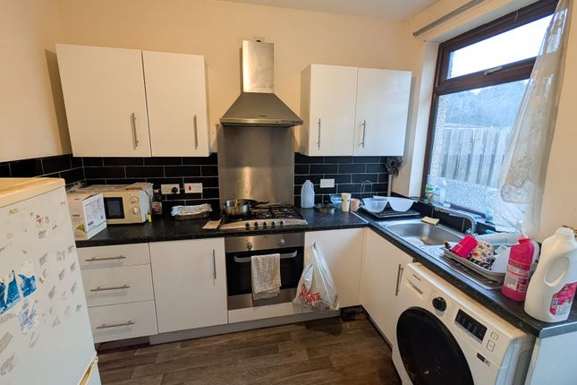 272 S9 1WD, Bawtry Road, Sheffield photo 3