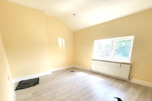 48c, High Street, Southall photo 3