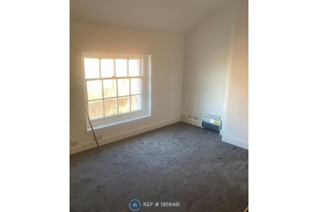 Flat to rent in Willow Street, Oswestry