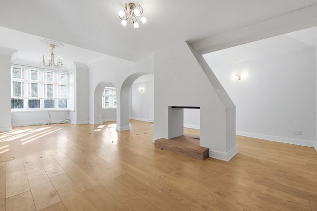 59 Parkstone Avenue, Hornchurch photo 4