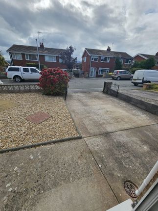 23, Nant Y Coed, Llandudno Junction photo 2