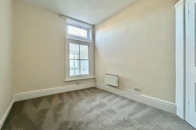Flat 3, 22, Warwick Road, Worthing photo 3