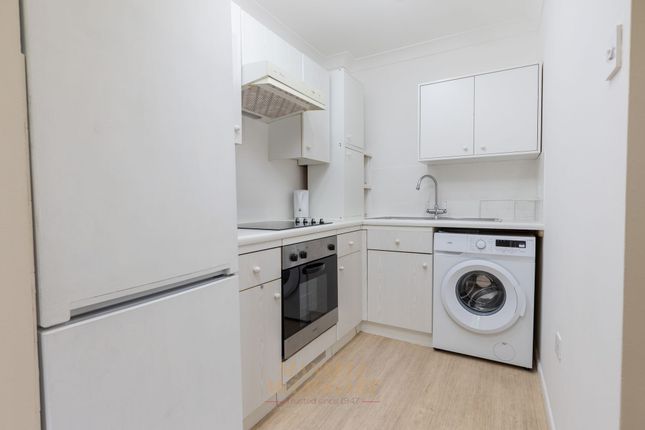 26 Chetwood Road, Crawley photo 2