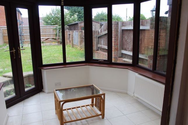 12, Blakes Field, Didcot photo 4