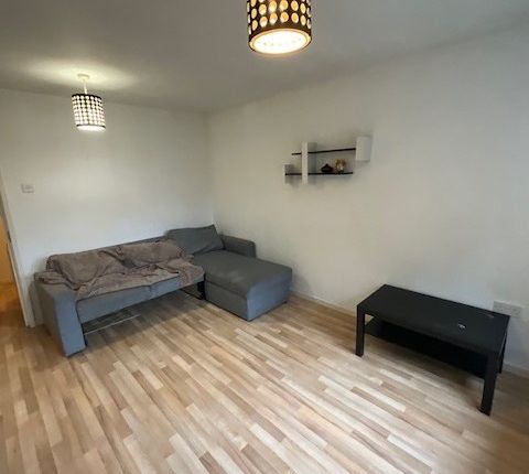 8, Arreton Square, Manchester photo 3