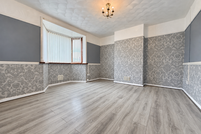11 Coed Glas, Aberdare photo 2