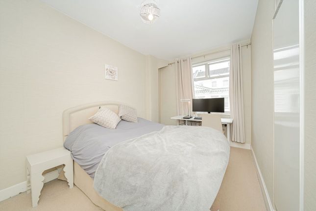 Flat 5, 86, Kensington Park Road, London photo 4