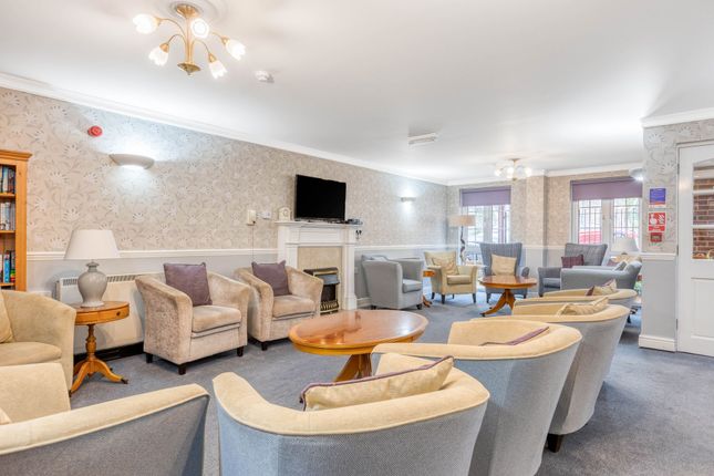 Flat 12, Saxon Court Queen Street, Hitchin photo 2
