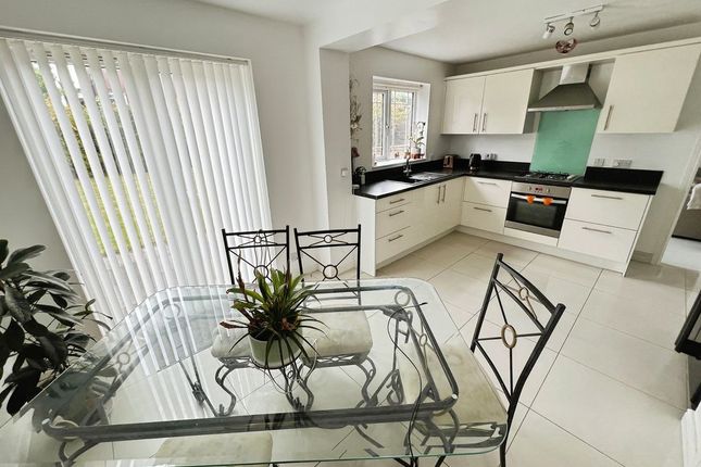 19, Winterfield Drive, Bolton photo 3