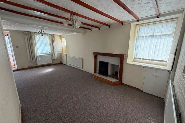20, Leyshon Road, Ammanford photo 4