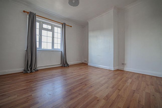 25a, Lawn Lane, Hemel Hempstead photo 5