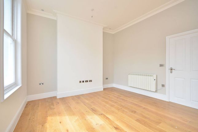 Thumbnail Flat to rent in Norwood Road, Herne Hill, London