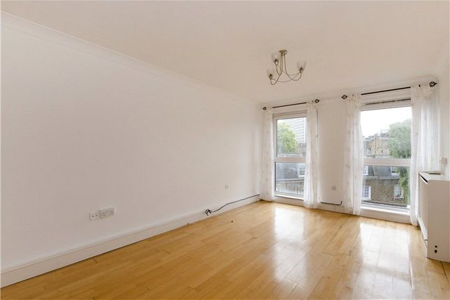 Flat to rent in Theseus Walk, Angel Southside