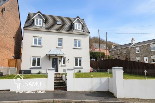 15 Cae Coed, Aberdare photo 2