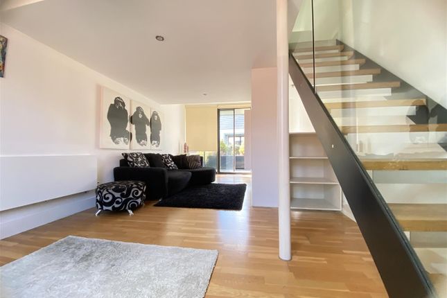 2-bed house on 43, Laburnum Street, Salford, £1,250/mo