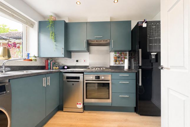 29, Icarus Avenue, Burgess Hill photo 2